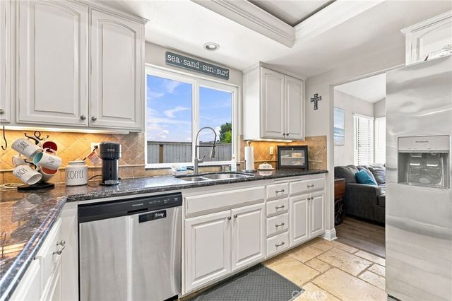696 Corte Vina, Camarillo, CA 93010