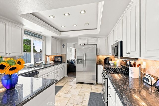 696 Corte Vina, Camarillo, CA 93010