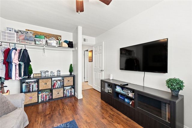 696 Corte Vina, Camarillo, CA 93010