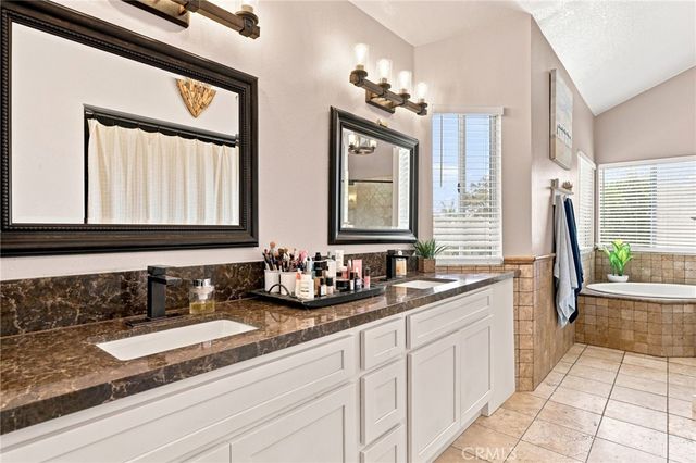696 Corte Vina, Camarillo, CA 93010