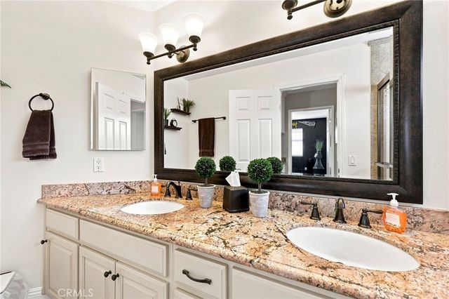 696 Corte Vina, Camarillo, CA 93010