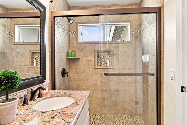 696 Corte Vina, Camarillo, CA 93010