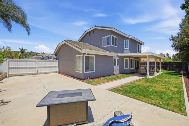 696 Corte Vina, Camarillo, CA 93010