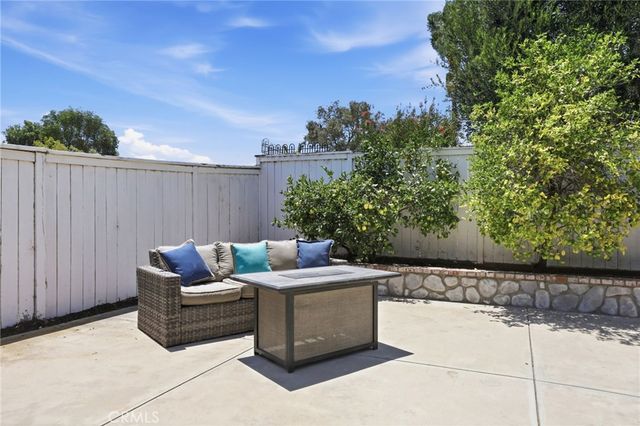 696 Corte Vina, Camarillo, CA 93010