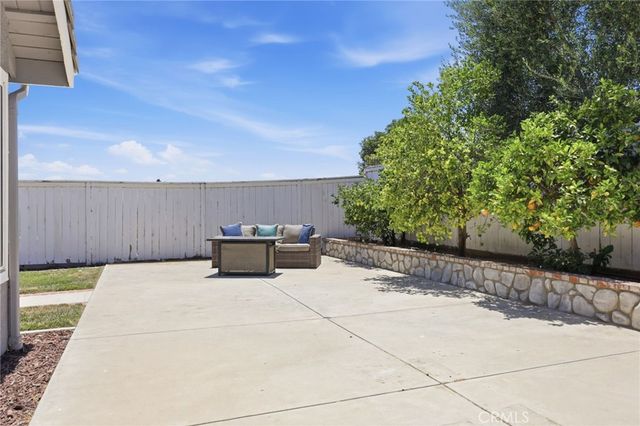 696 Corte Vina, Camarillo, CA 93010