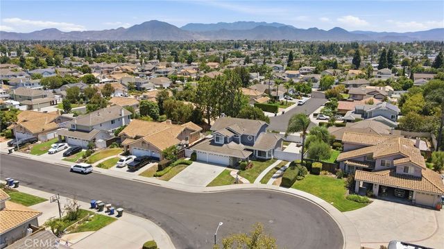 696 Corte Vina, Camarillo, CA 93010