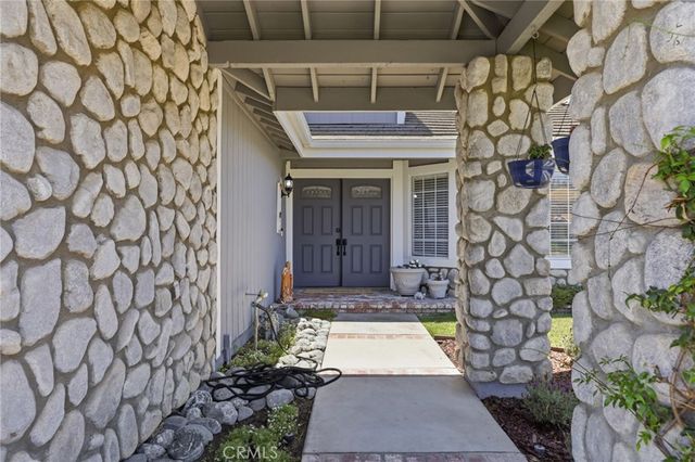 696 Corte Vina, Camarillo, CA 93010