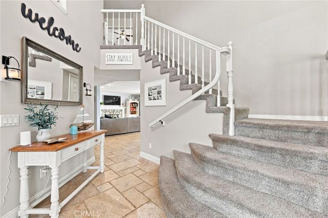 696 Corte Vina, Camarillo, CA 93010