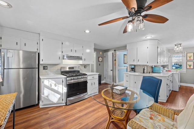 48 Beverly Rd, Worcester, MA 01605