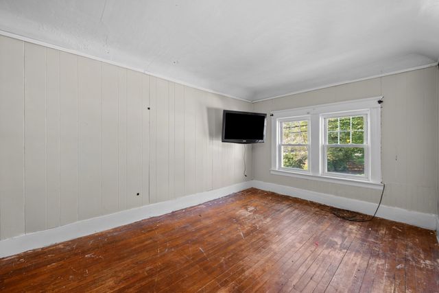 48 Beverly Rd, Worcester, MA 01605
