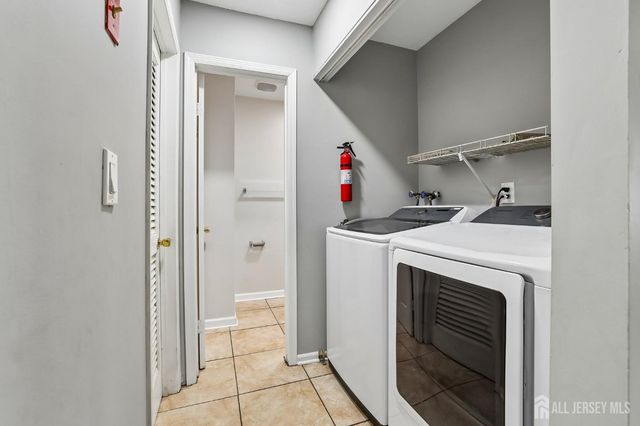 12 Palm Court, Edison, NJ 08820