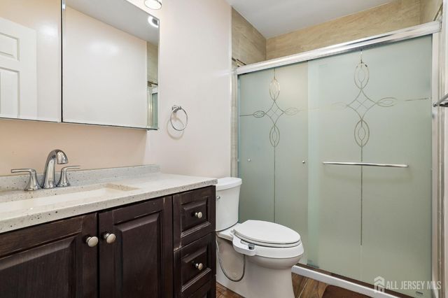 12 Palm Court, Edison, NJ 08820