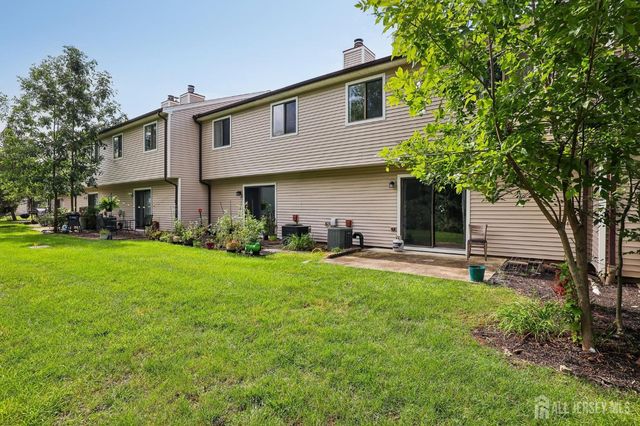 12 Palm Court, Edison, NJ 08820