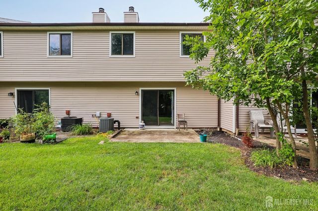 12 Palm Court, Edison, NJ 08820