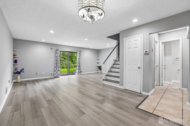12 Palm Court, Edison, NJ 08820