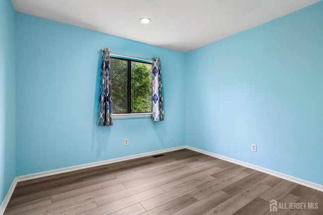 12 Palm Court, Edison, NJ 08820