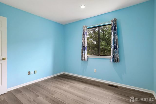 12 Palm Court, Edison, NJ 08820