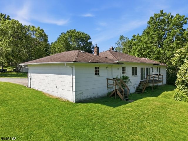 12 Aldersgate Cir, Mount Olive Twp., NJ 07828