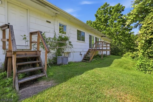 12 Aldersgate Cir, Mount Olive Twp., NJ 07828