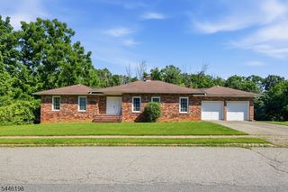 12 Aldersgate Cir, Mount Olive Twp., NJ 07828