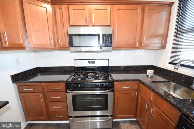 8128 DUNDALK AVE, Baltimore, MD 21222