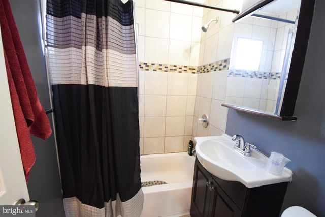 8128 DUNDALK AVE, Baltimore, MD 21222