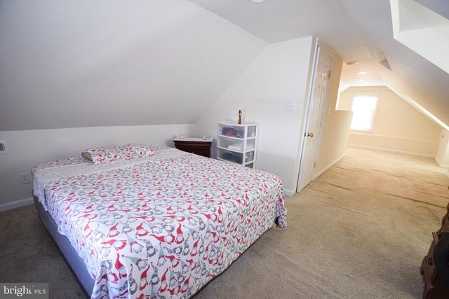 8128 DUNDALK AVE, Baltimore, MD 21222