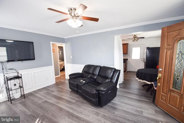 8128 DUNDALK AVE, Baltimore, MD 21222