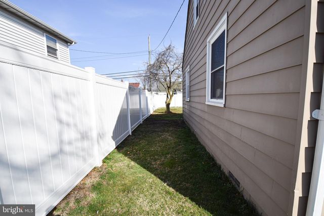 8128 DUNDALK AVE, Baltimore, MD 21222