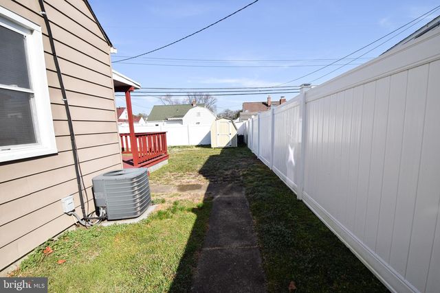 8128 DUNDALK AVE, Baltimore, MD 21222