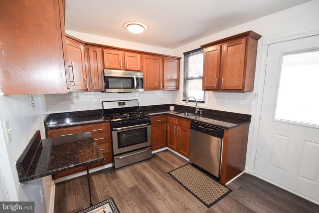 8128 DUNDALK AVE, Baltimore, MD 21222