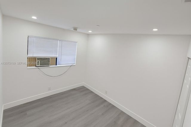 417 NW 2nd Avenue 9, Hallandale Beach, FL 33009