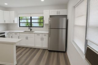 417 NW 2nd Avenue 9, Hallandale Beach, FL 33009