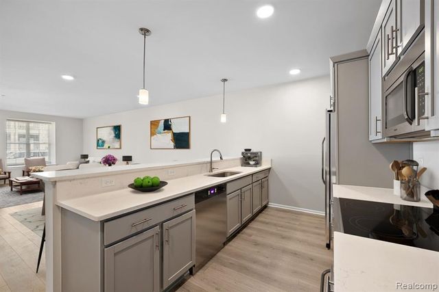 218 Jotham Avenue, Auburn Hills, MI 48326