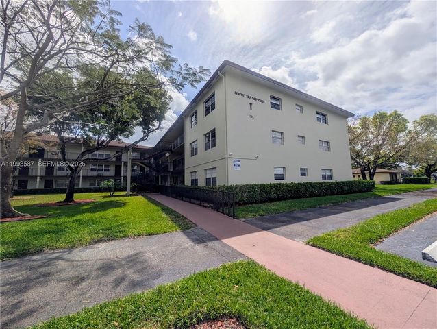 151 SW 135th Ter 212T, Pembroke Pines, FL 33027