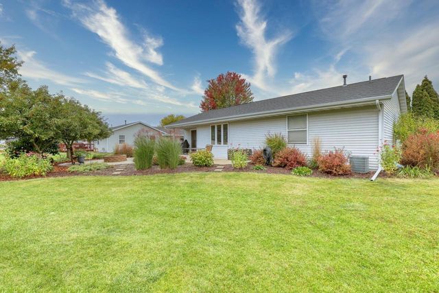 2955 Mallard WAY, East Troy, WI 53120