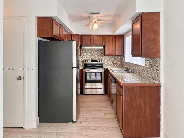 2580 Coral Springs Dr 2580, Coral Springs, FL 33065