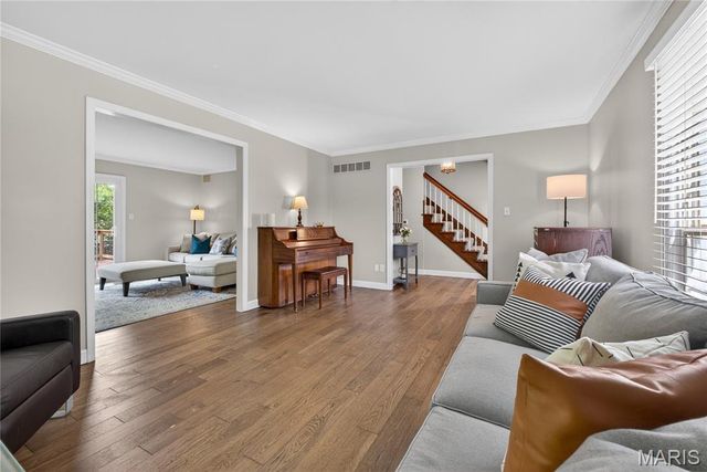 12847 Haw Thicket Lane, Des Peres, MO 63131