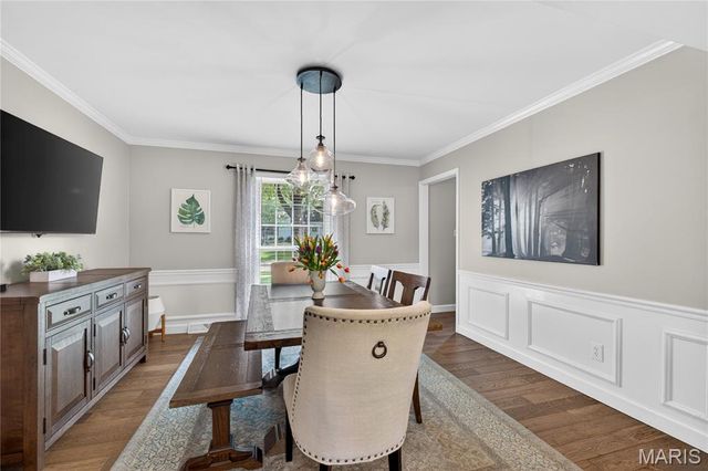 12847 Haw Thicket Lane, Des Peres, MO 63131