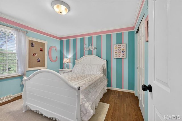 12847 Haw Thicket Lane, Des Peres, MO 63131