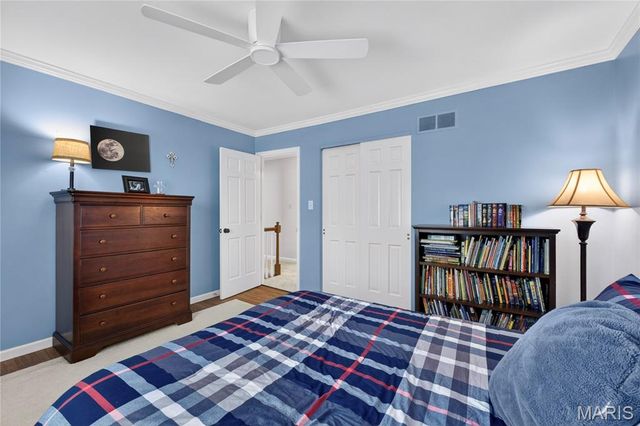 12847 Haw Thicket Lane, Des Peres, MO 63131