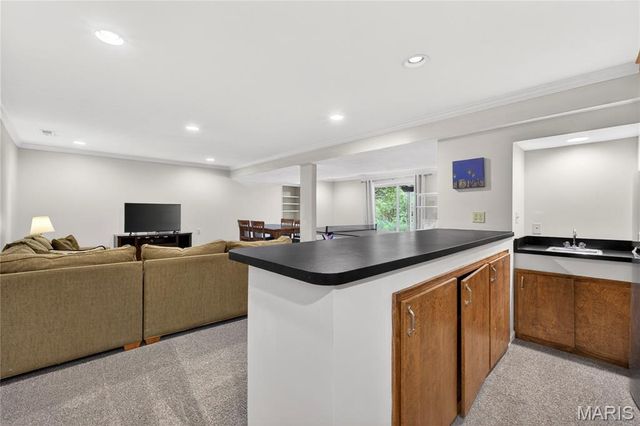 12847 Haw Thicket Lane, Des Peres, MO 63131
