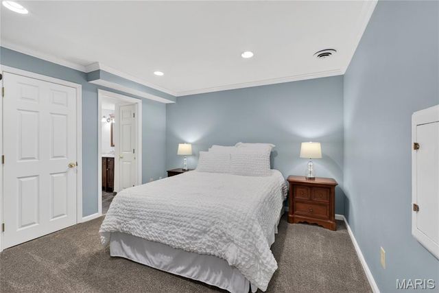 12847 Haw Thicket Lane, Des Peres, MO 63131