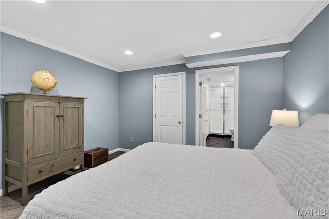 12847 Haw Thicket Lane, Des Peres, MO 63131