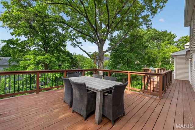 12847 Haw Thicket Lane, Des Peres, MO 63131