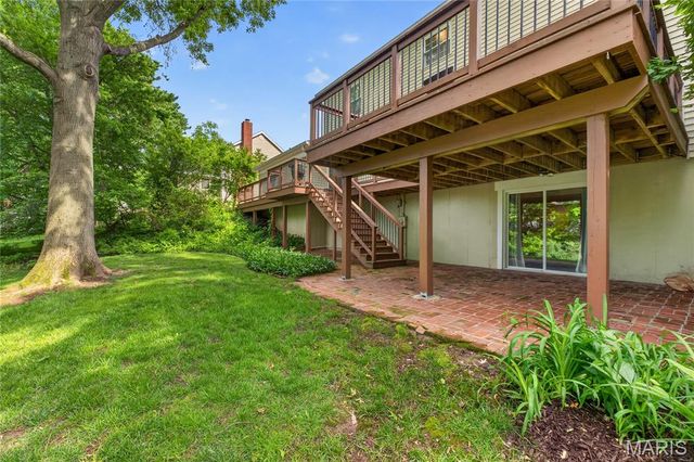 12847 Haw Thicket Lane, Des Peres, MO 63131
