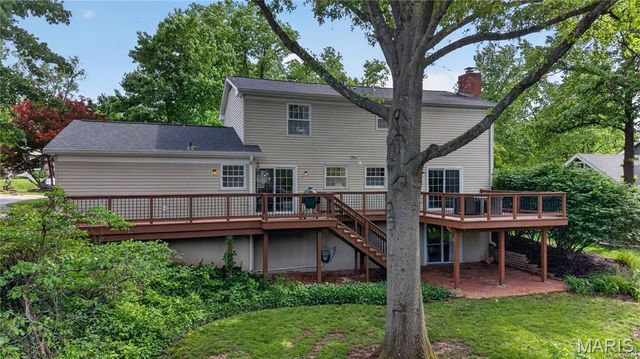 12847 Haw Thicket Lane, Des Peres, MO 63131