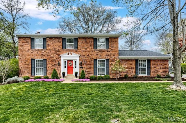12847 Haw Thicket Lane, Des Peres, MO 63131