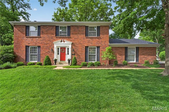 12847 Haw Thicket Lane, Des Peres, MO 63131