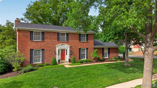 12847 Haw Thicket Lane, Des Peres, MO 63131